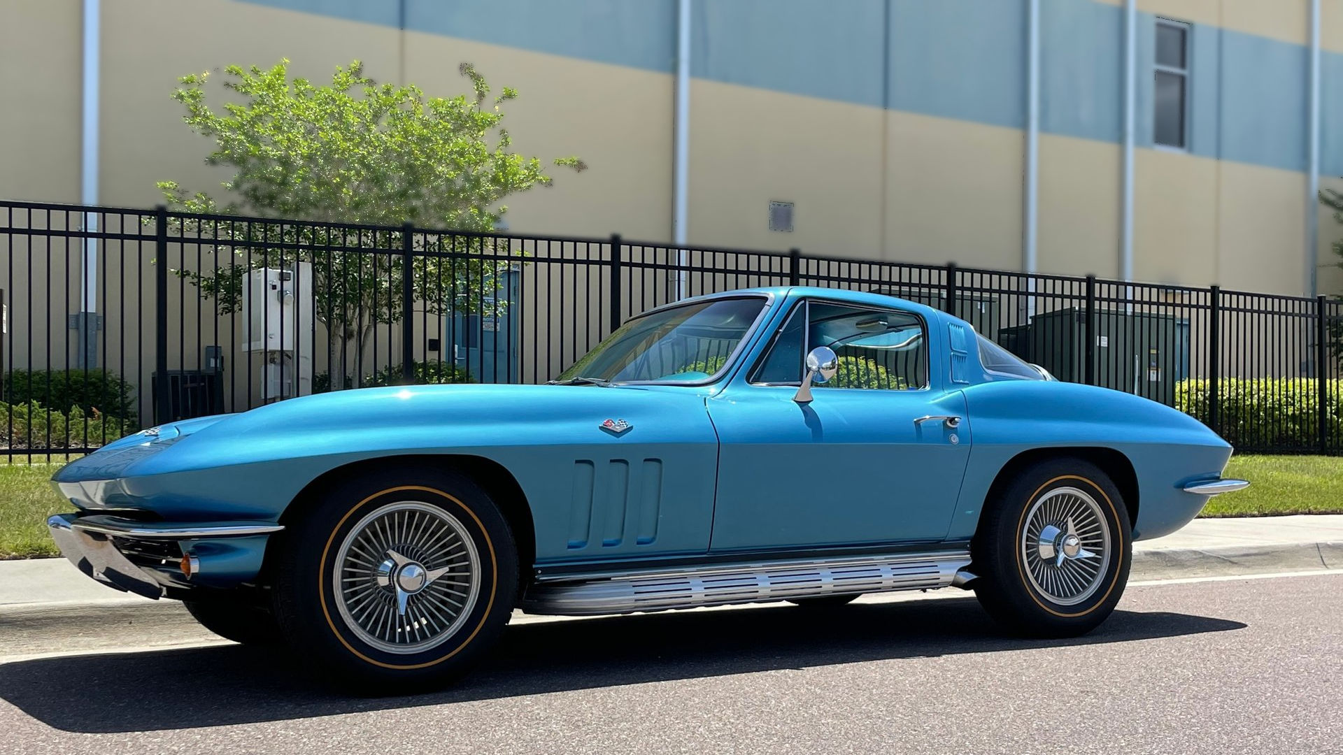 Corvette Generations/C2/C2 1965 Nassau Blue Mist coupe.jpg